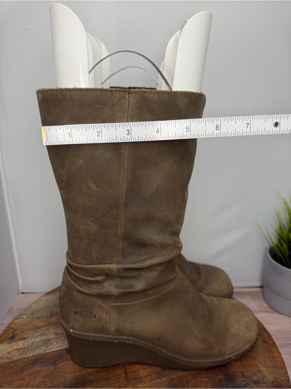 KEEN Women's “Akita” Mid-Calf Wedge Boots - Size: 8.5 - Picture 6 of 7